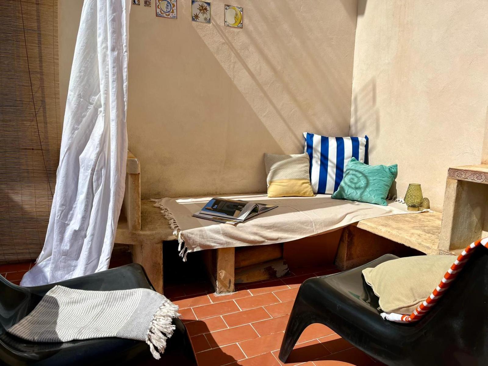 Casa Con Vistas Al Mar Y Patio De Buganvillas Aigues Ngoại thất bức ảnh